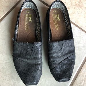 Toms shoes size 6